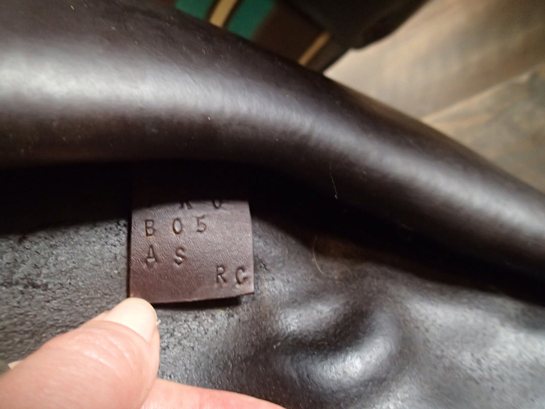 17.5 Voltaire Palm Beach Saddle - Full Buffalo - 2014 - 3AA Flaps - 4.75" dot to dot - Pro Panels