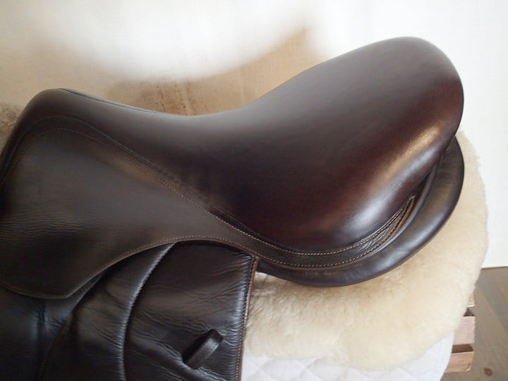 17.5 Voltaire Palm Beach Saddle - Full Buffalo - 2014 - 3AA Flaps - 4.75" dot to dot - Pro Panels