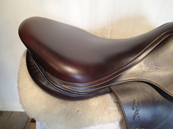 18" Antares Evolution Saddle - Full Buffalo - 2021 - 3A Flaps - 4.75" dot to dot