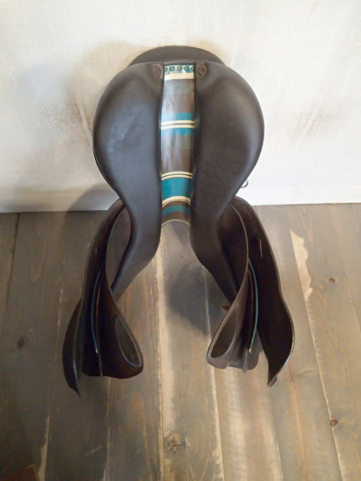 19" Voltaire Palm Beach Saddle - 2018 - 4AAR Flaps - 4.75" dot to dot - Pro Panels