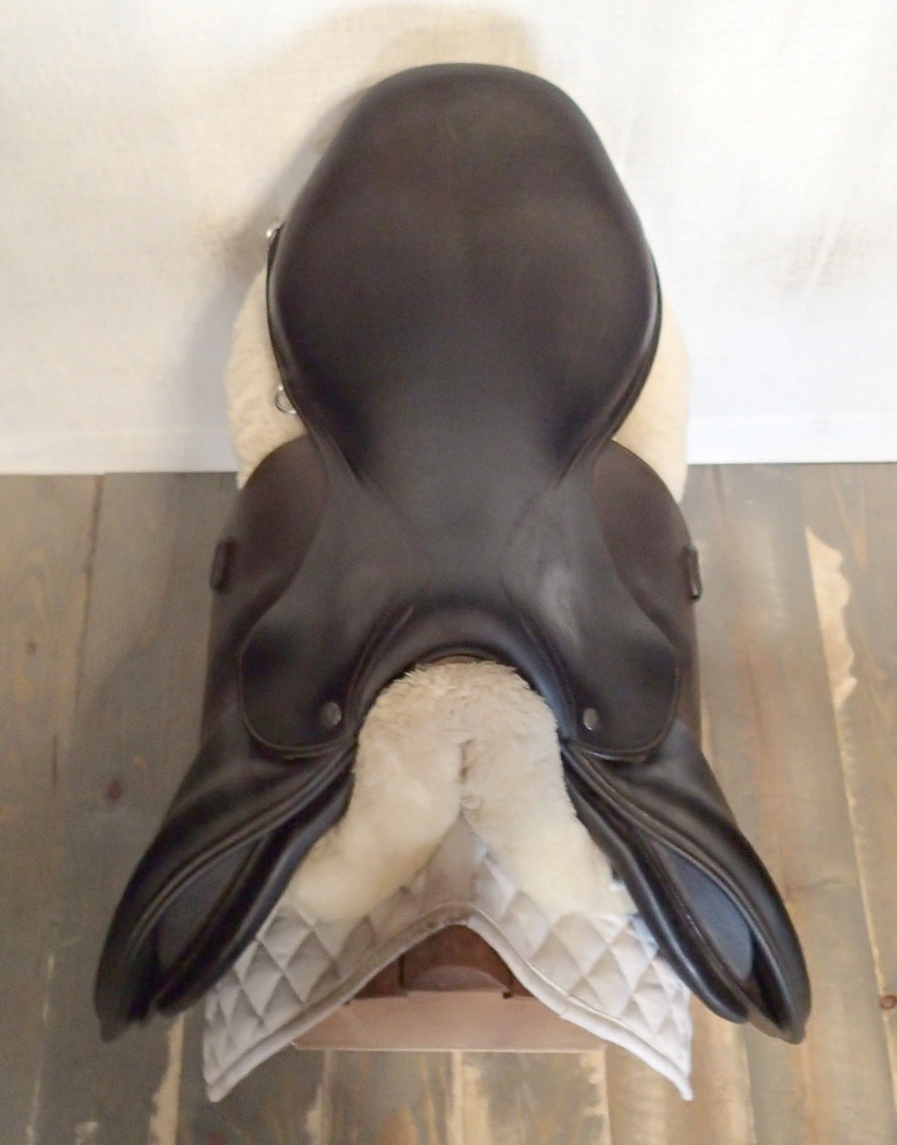 19" Voltaire Palm Beach Saddle - 2018 - 4AAR Flaps - 4.75" dot to dot - Pro Panels