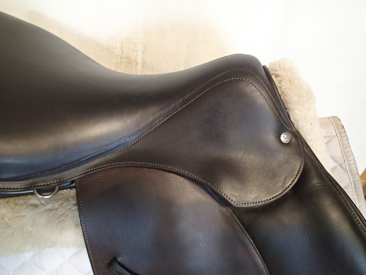 19" Voltaire Palm Beach Saddle - 2018 - 4AAR Flaps - 4.75" dot to dot - Pro Panels