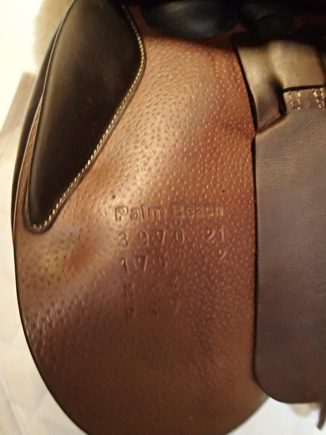 17.5" Voltaire Palm Beach Saddle - Full Buffalo - 2021 - 2 Flaps - 5" dot to dot