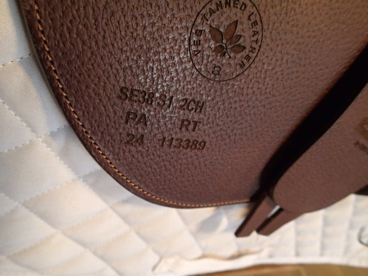 17" CWD Hunter Mademoiselle 2Gs Saddle - NEW - 2024 - Full Buffalo - 2CH Flaps - SE38 - Pro Panels
