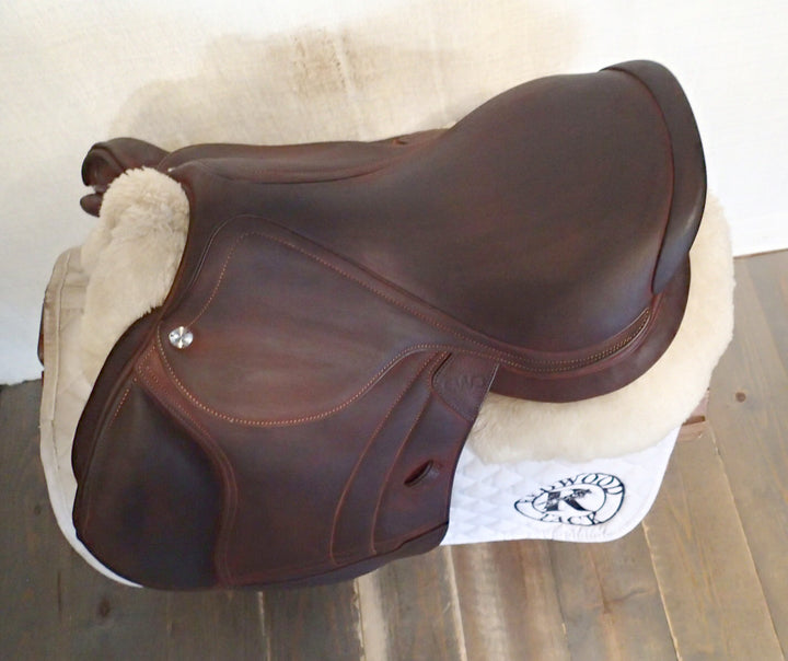 17" CWD Hunter Mademoiselle 2Gs Saddle - NEW - 2024 - Full Buffalo - 2CH Flaps - SE38 - Pro Panels