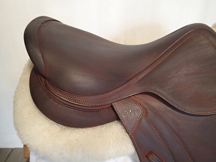 17" CWD Hunter Mademoiselle 2Gs Saddle - NEW - 2024 - Full Buffalo - 2CH Flaps - SE38 - Pro Panels