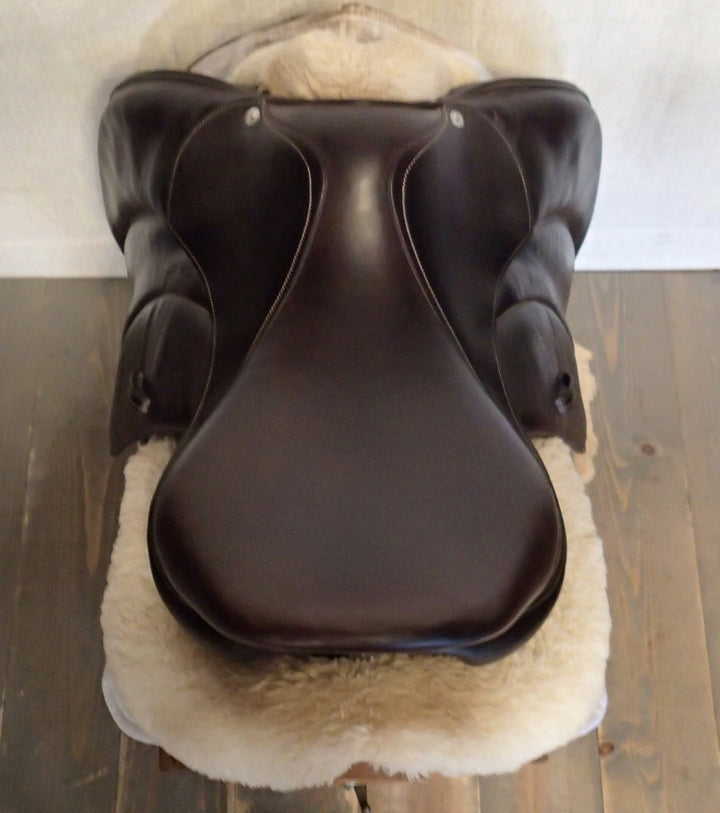 17" Voltaire Stuttgart Saddle - Full Buffalo - 2017 - 3 Flaps - 4.75" dot to dot - FIN Panels