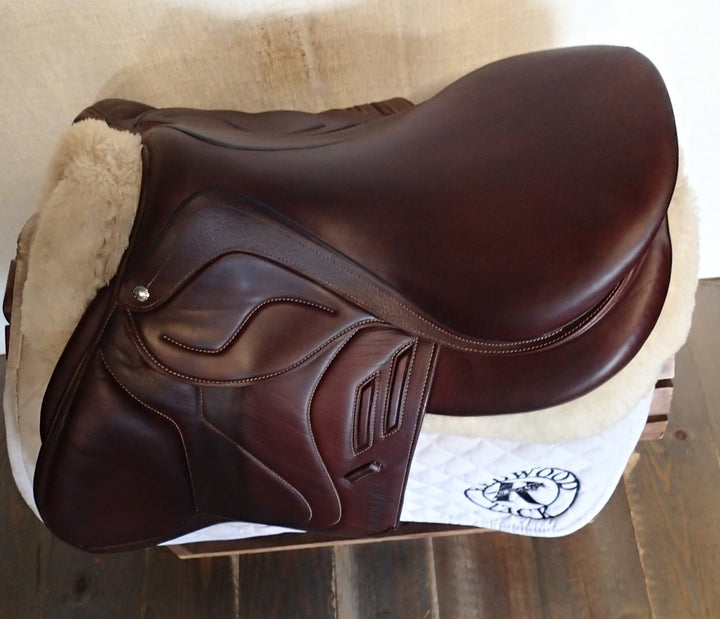 17" Devoucoux Biarritz Lab Saddle - Full Buffalo - 2020 - 2A Flaps - 4.75" dot to dot