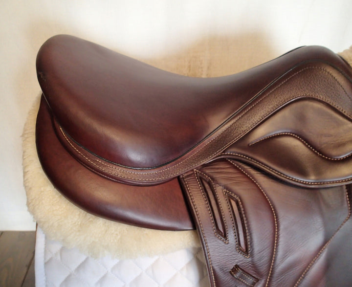 17" Devoucoux Biarritz Lab Saddle - Full Buffalo - 2020 - 2A Flaps - 4.75" dot to dot