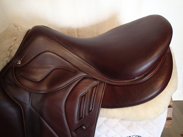 17" Devoucoux Biarritz Lab Saddle - Full Buffalo - 2020 - 2A Flaps - 4.75" dot to dot