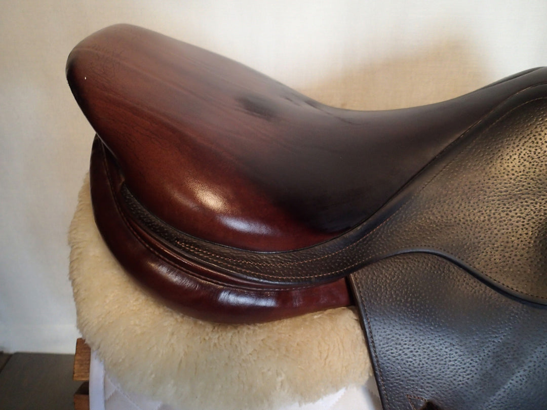 18" CWD Saddle - 2015 - 3L Flaps - SE01 - 4.25" dot to dot