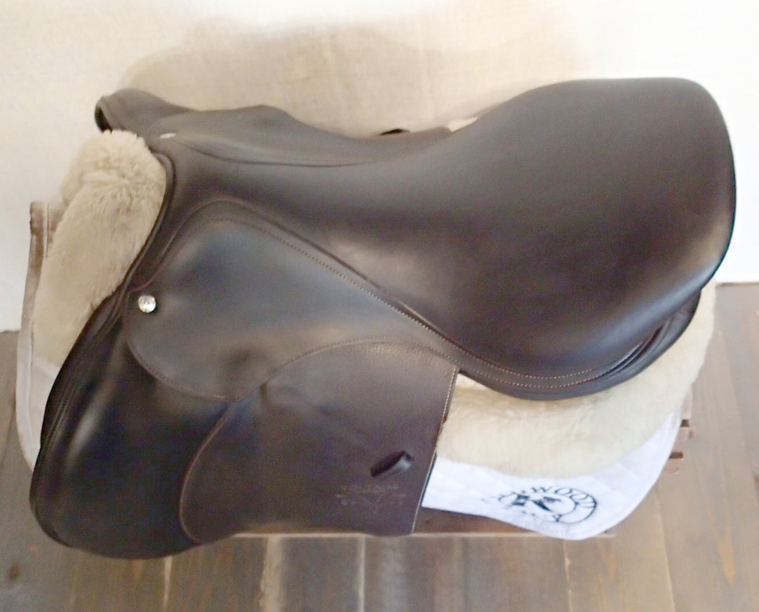 18" Voltaire Palm Beach Saddle - 2020 - 4AR Flaps - 4.75" dot to dot - Pro Panels