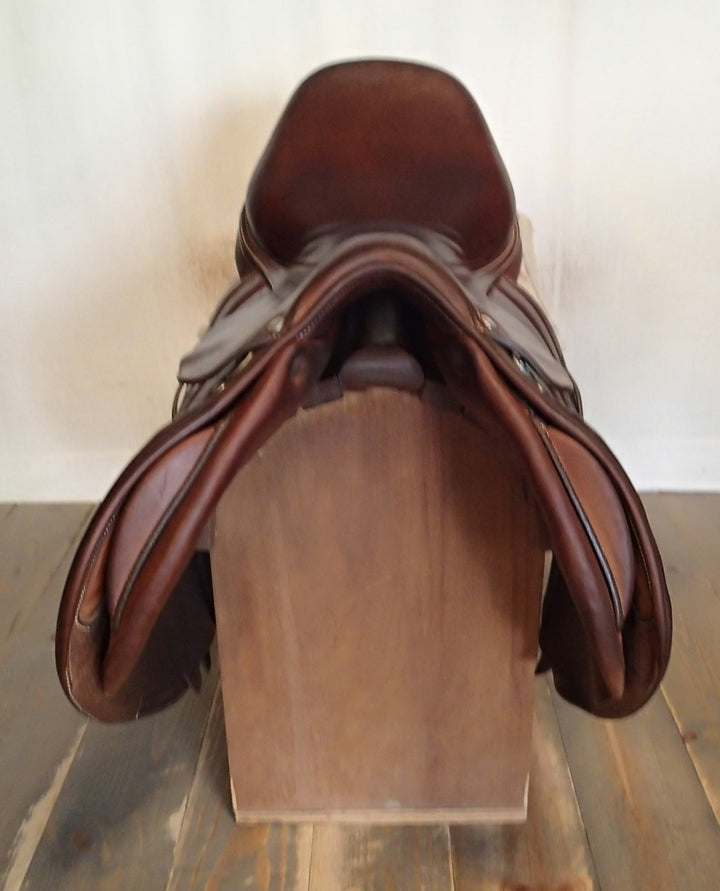 17.5" Butet Premium Saddle - Full Calfskin - 2021 - M Seat - 2.25 Flaps - 4.5" dot to dot