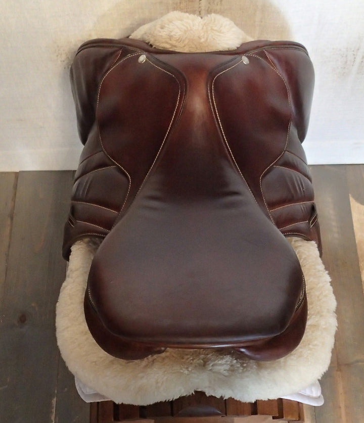 17.5" Butet Premium Saddle - Full Calfskin - 2021 - M Seat - 2.25 Flaps - 4.5" dot to dot