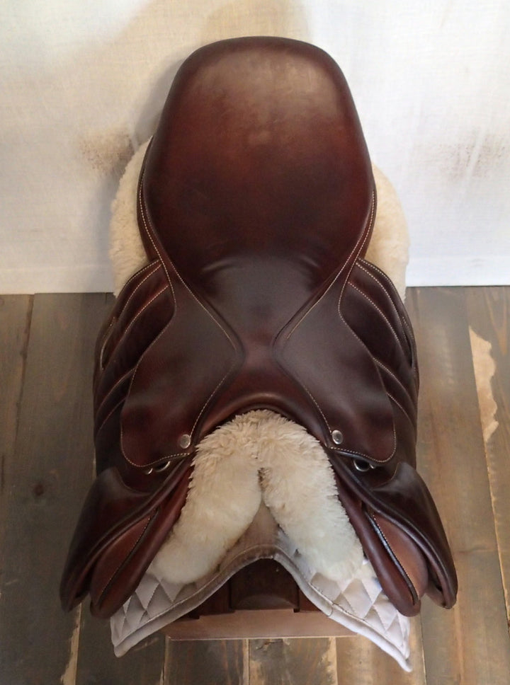 17.5" Butet Premium Saddle - Full Calfskin - 2021 - M Seat - 2.25 Flaps - 4.5" dot to dot