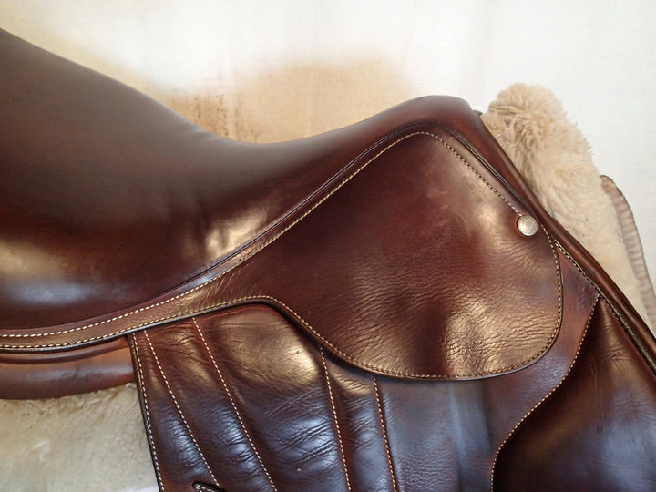17.5" Butet Premium Saddle - Full Calfskin - 2021 - M Seat - 2.25 Flaps - 4.5" dot to dot
