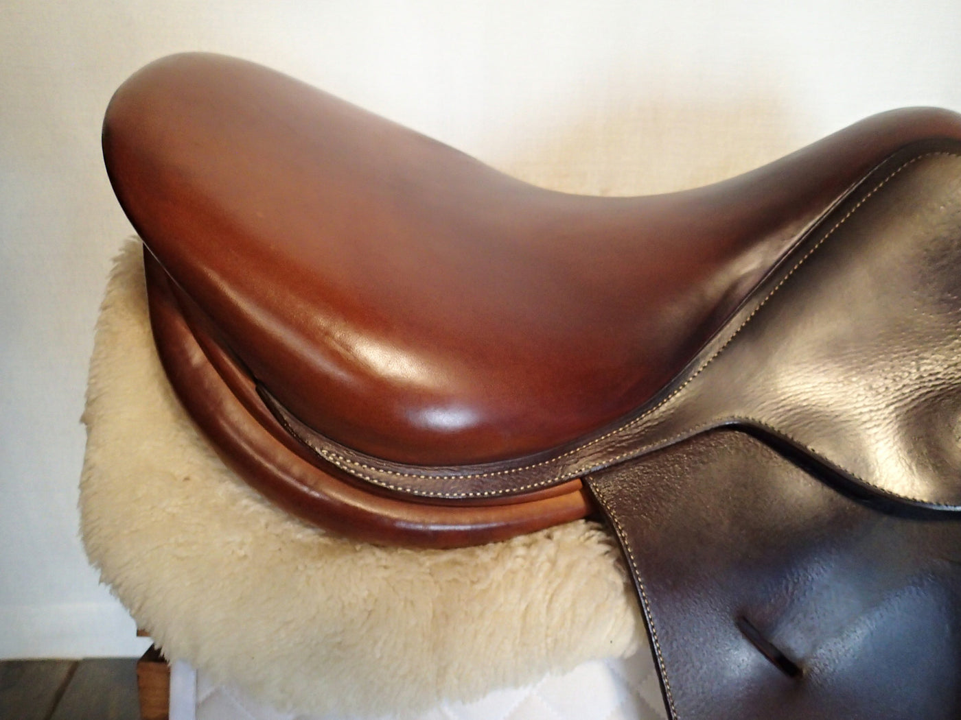 17.5" Butet Saddle - 2012 - L Seat - 2.25 Flaps - 4" dot to dot