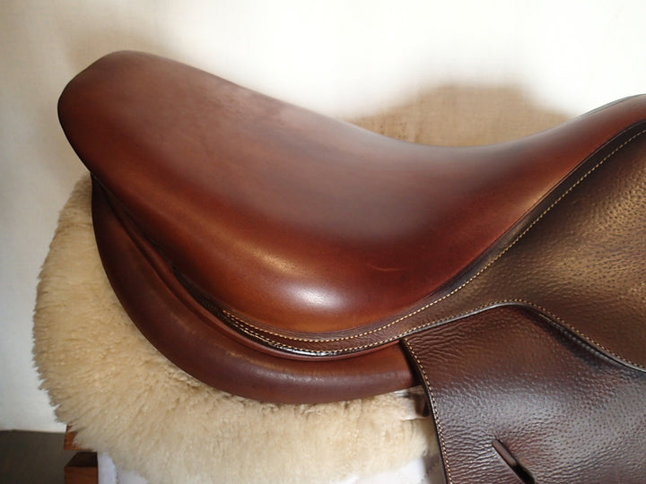 17.5" Butet Saddle - 2015 - L Seat - 1.75 Flaps - 4.75" dot to dot