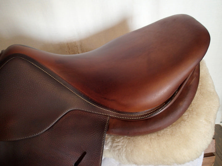 17.5" Butet Saddle - 2015 - L Seat - 1.75 Flaps - 4.75" dot to dot