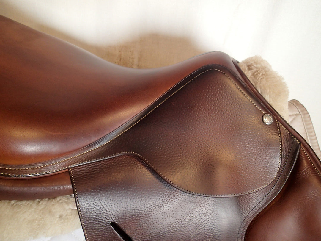 17.5" Butet Saddle - 2015 - L Seat - 1.75 Flaps - 4.75" dot to dot