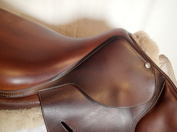 17.5" Butet Saddle - 2015 - L Seat - 1.75 Flaps - 4.75" dot to dot