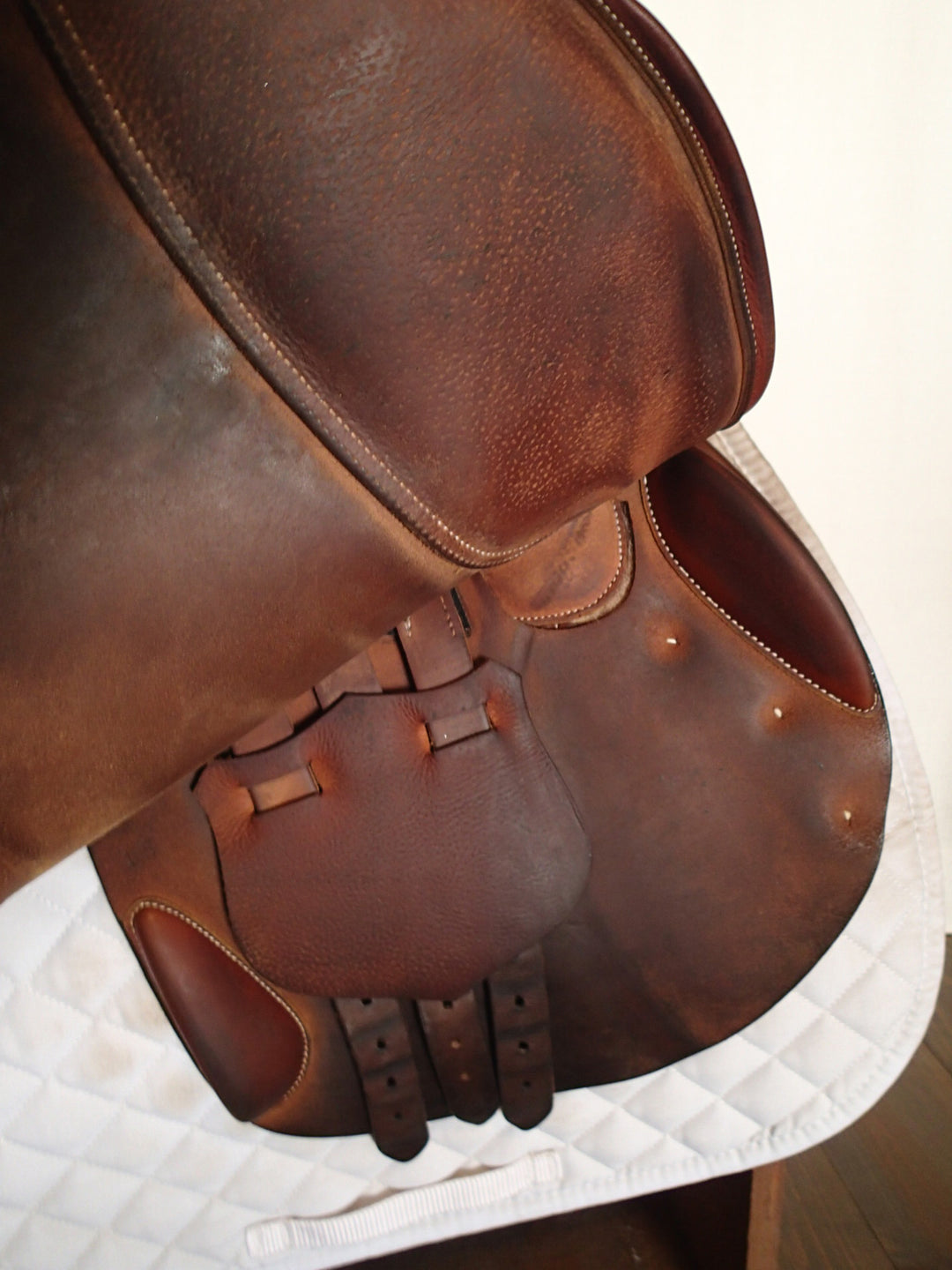 17.5" Butet Saddle - 2015 - L Seat - 1.75 Flaps - 4.75" dot to dot