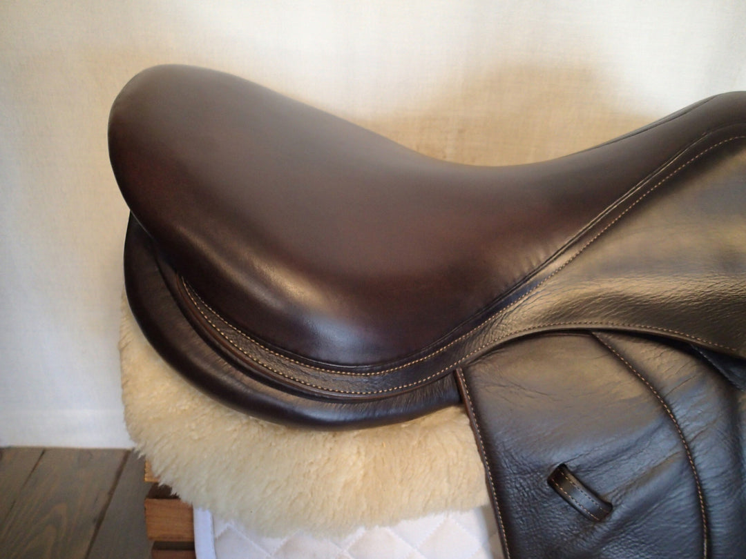 18.5" Voltaire Palm Beach Saddle - Full Buffalo - 2014 - 3AR Flaps - 4.75" dot to dot - Pro Panels