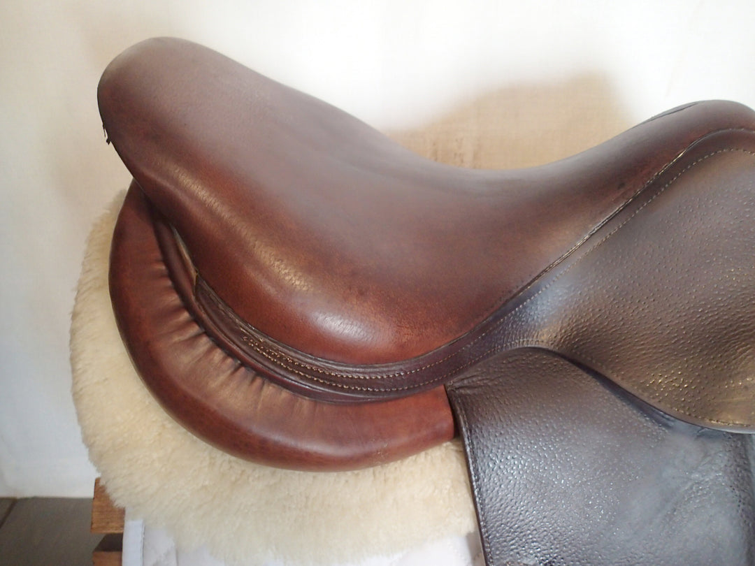 17" CWD Saddle - 2006 - 3L Flaps - SE01 - 4.5" dot to dot