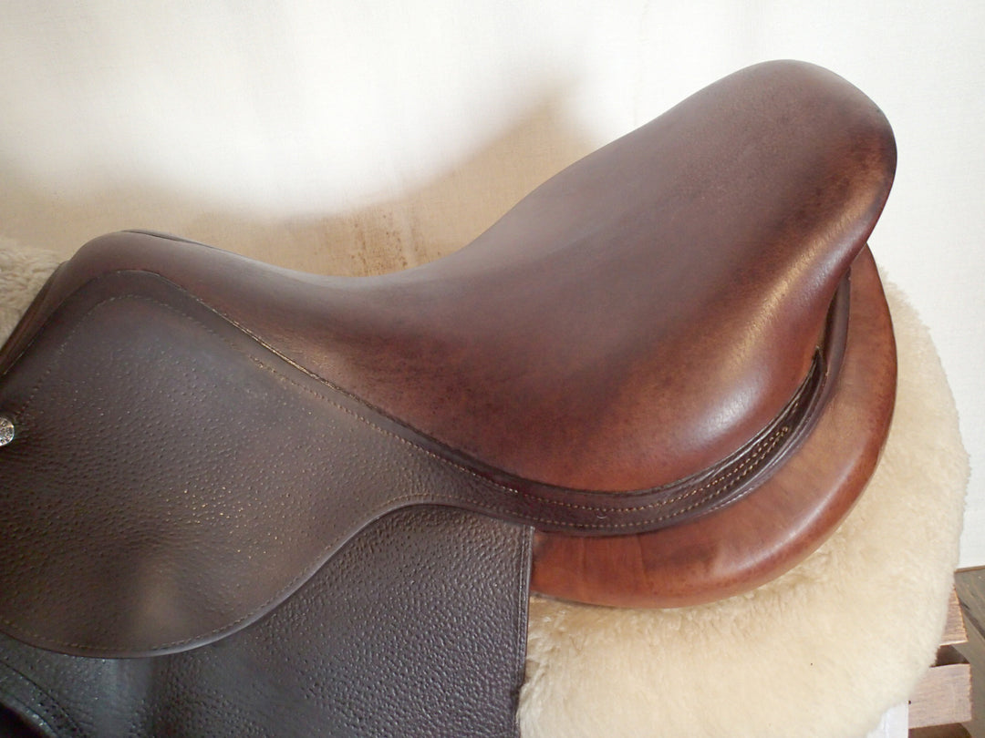17" CWD Saddle - 2006 - 3L Flaps - SE01 - 4.5" dot to dot