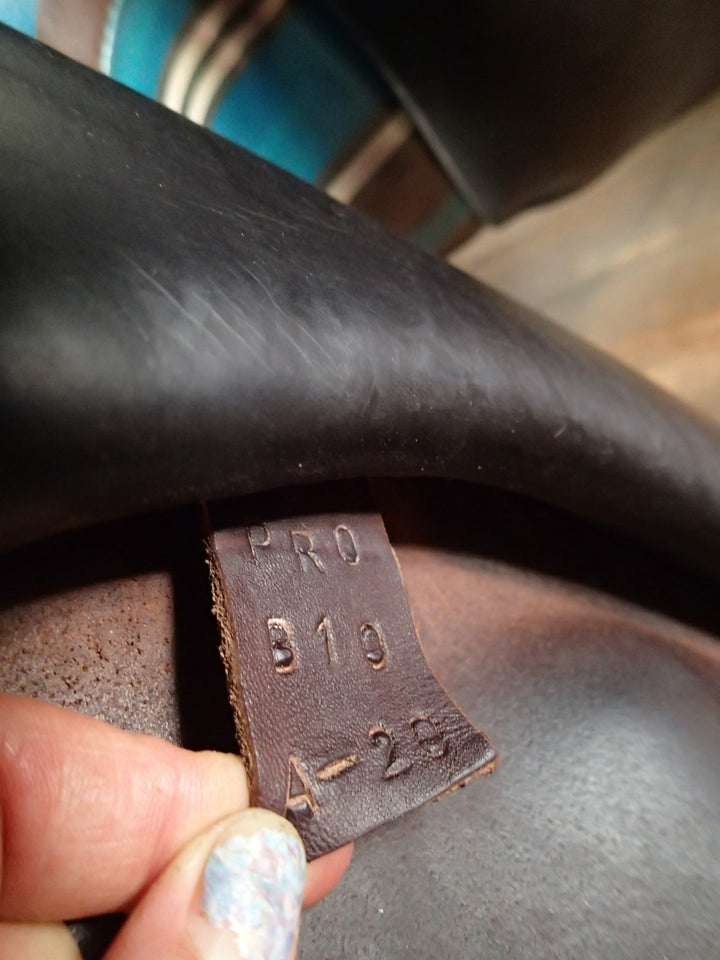 17.5" Voltaire Palm Beach Saddle - Full Buffalo - 2019 - 2AA Flaps - 4.75" dot to dot - Pro Panels
