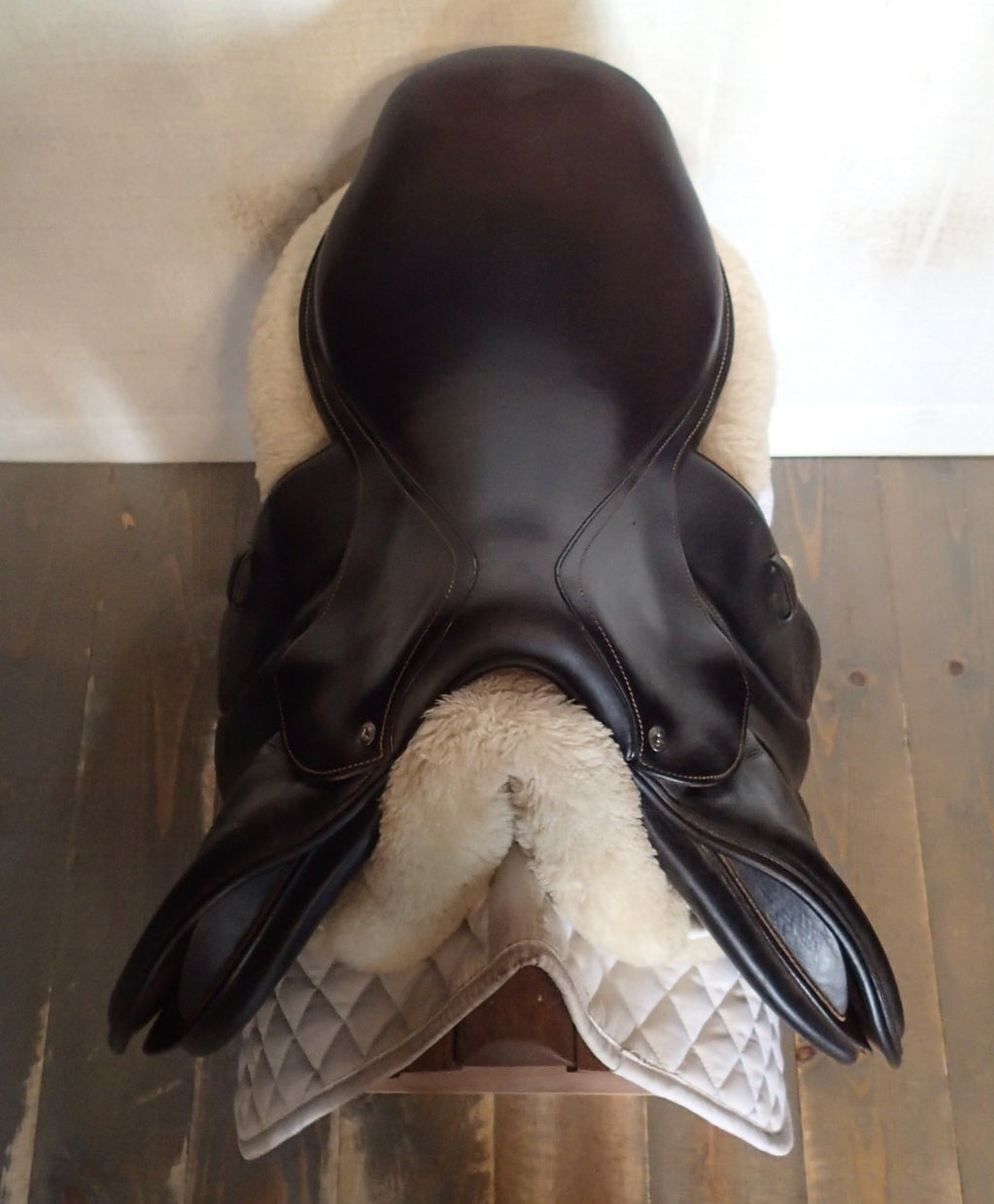 17.5" Voltaire Palm Beach Saddle - Full Buffalo - 2019 - 2AA Flaps - 4.75" dot to dot - Pro Panels