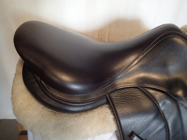 17.5" Voltaire Palm Beach Saddle - Full Buffalo - 2019 - 2AA Flaps - 4.75" dot to dot - Pro Panels
