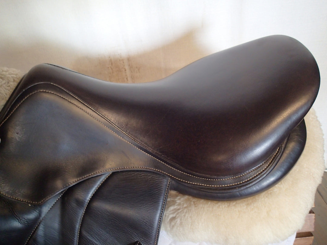 17.5" Voltaire Palm Beach Saddle - Full Buffalo - 2019 - 2AA Flaps - 4.75" dot to dot - Pro Panels