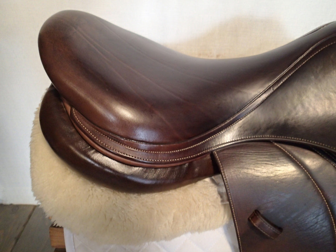 18" Voltaire Palm Beach Saddle - Full Buffalo - 2013 - 4AA Flaps - 4.75" dot to dot - Pro Panels