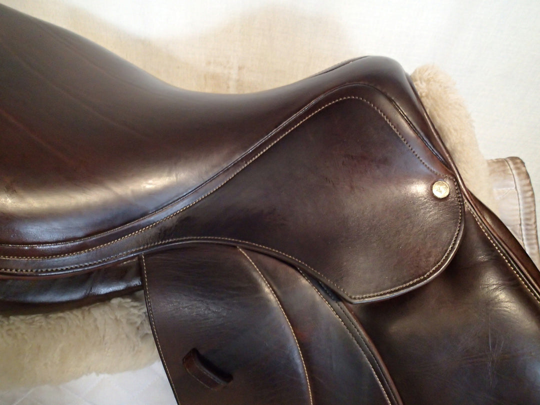 18" Voltaire Palm Beach Saddle - Full Buffalo - 2013 - 4AA Flaps - 4.75" dot to dot - Pro Panels