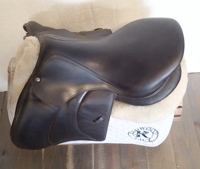 17.5" Voltaire Palm Beach Saddle - Full Buffalo - 2019 - 2A Flaps - 4.75" dot to dot - Pro Panels