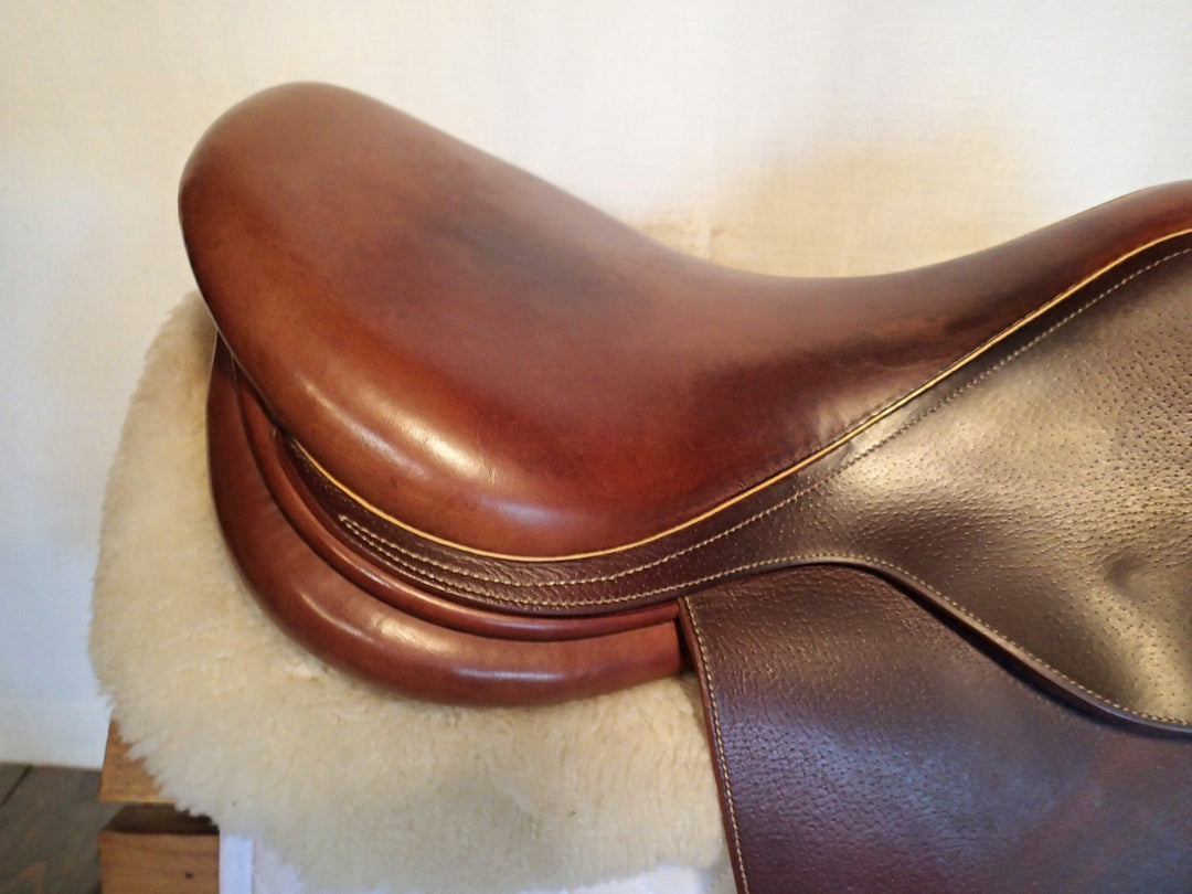 17.5" Luc Childeric Model M Saddle - 2007 - 3A Flaps - 4.5" dot to dot