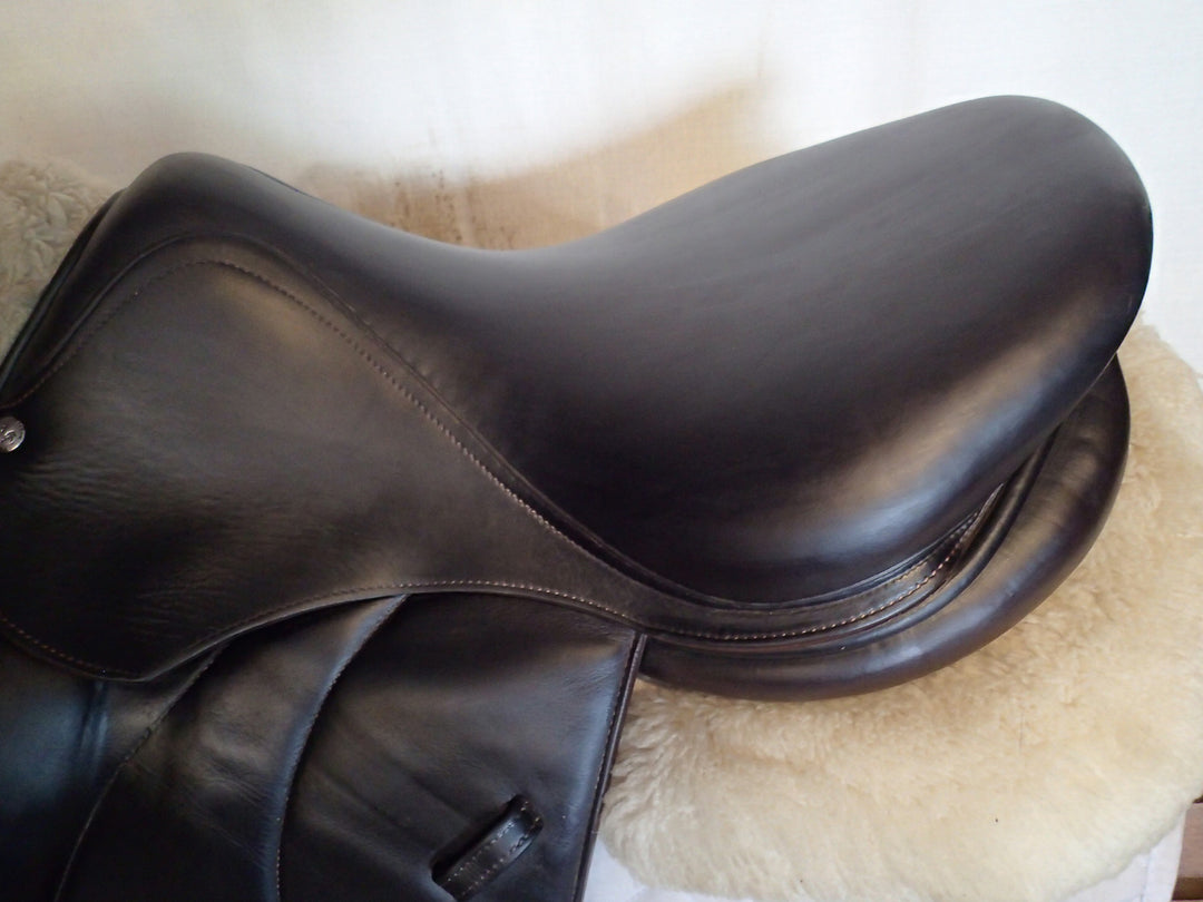 16.5" Voltaire Palm Beach Saddle - Full Buffalo - 2016 - 2A Flaps - 4.75" dot to dot - FIN Panels