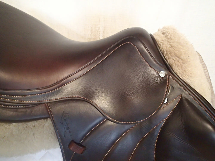 17.5" Antares Connexion Monoflap Saddle - Full Buffalo - 2022 - 3AA Flaps - 5" dot to dot