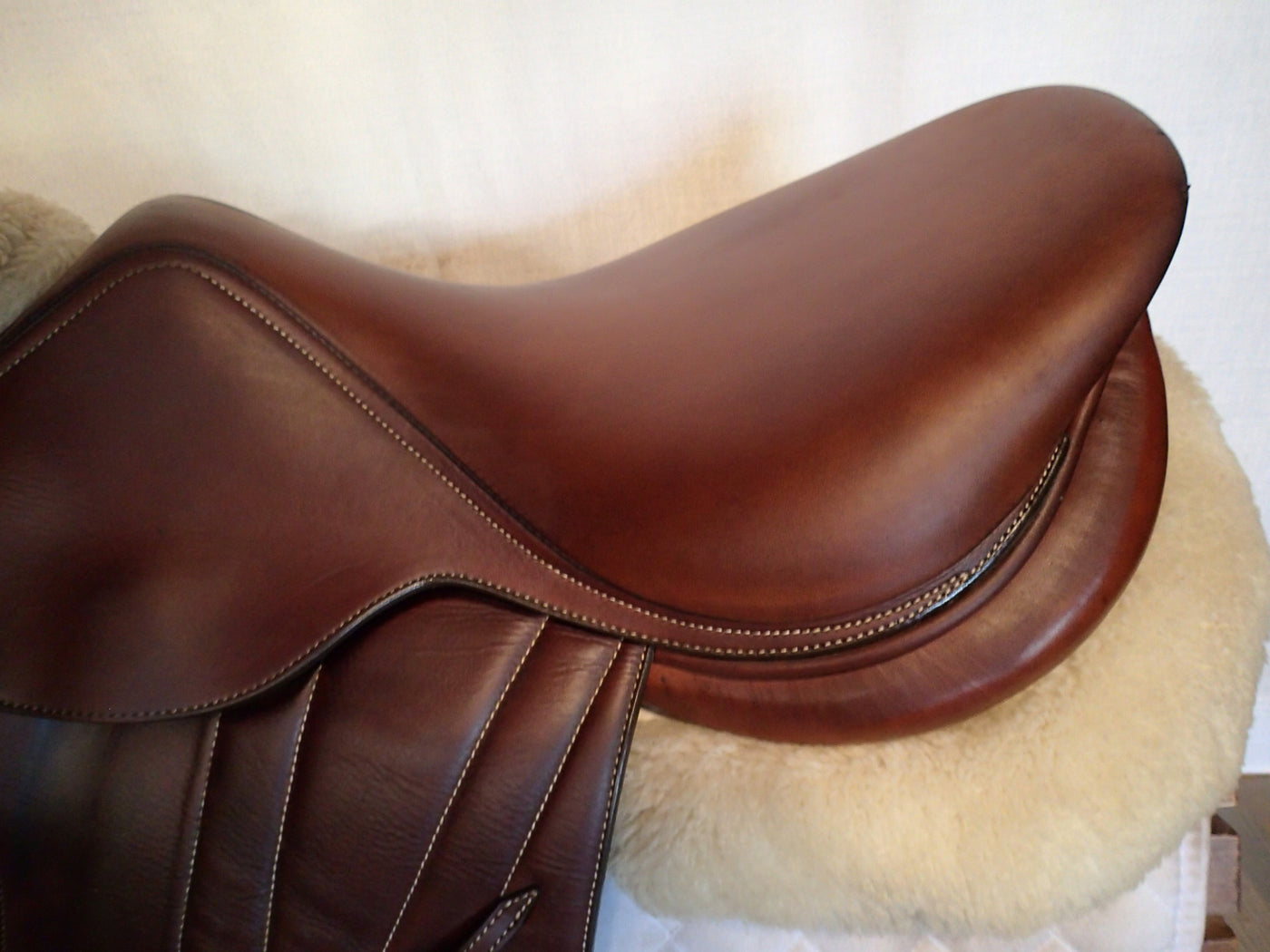 16" Butet Premium Saddle - Full Calfskin - 2022 - L Seat - 2 Flaps - 4.25" dot to dot