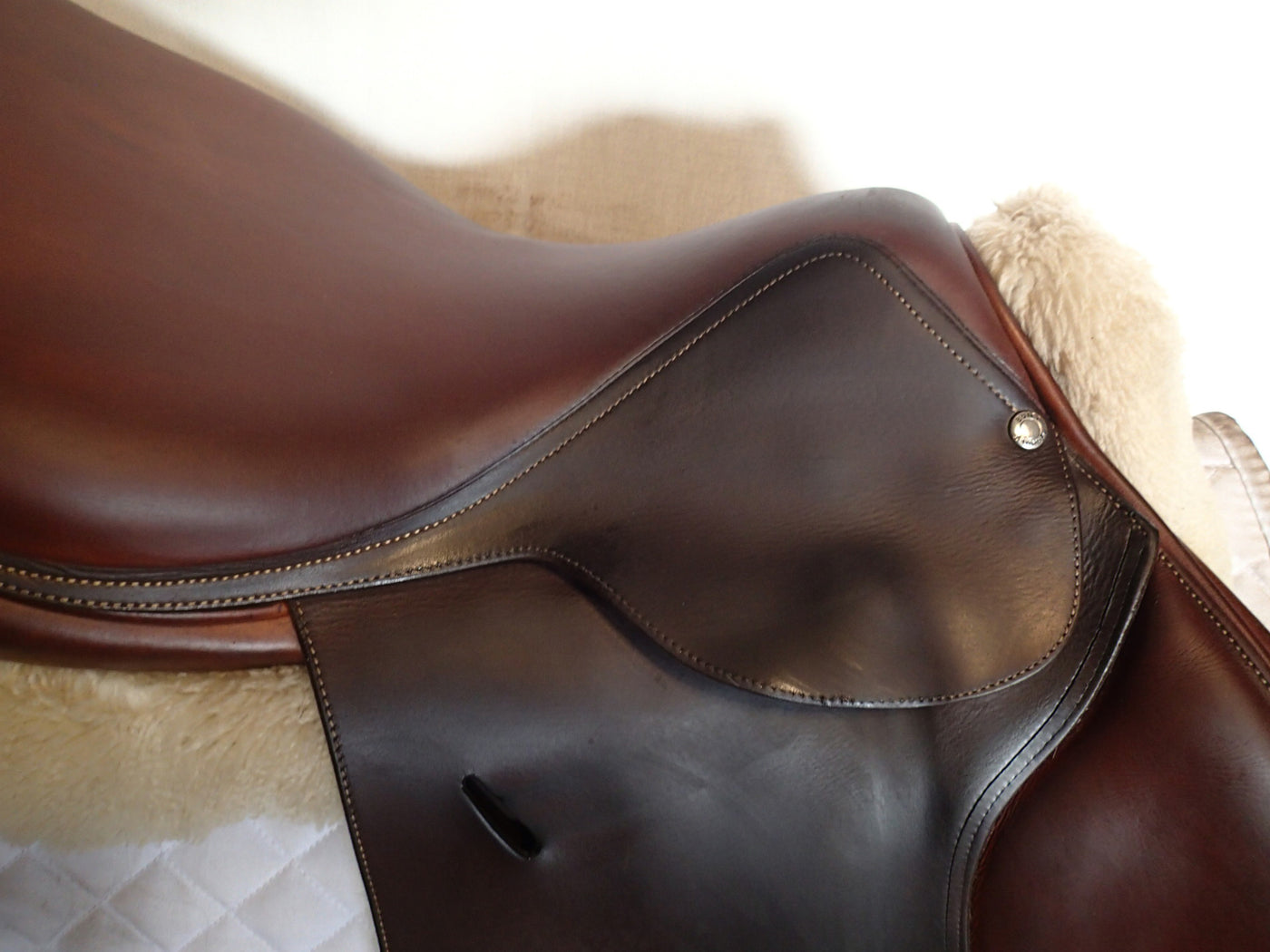 18" Butet Saddle - 2015 - M Seat - 3.25 Flaps - 4.25" dot to dot