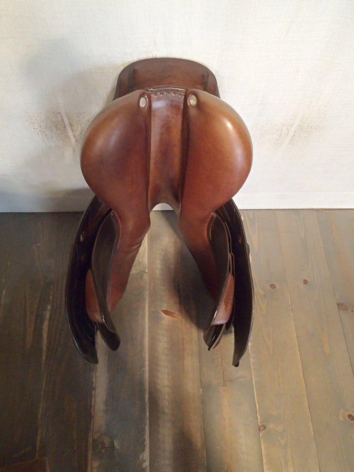 17.5" CWD Saddle - Full Buffalo - 2012 - 3C Flaps - SE02 - 4.25" dot to dot