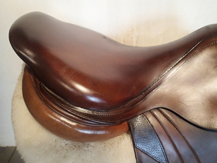 17.5" CWD Saddle - Full Buffalo - 2012 - 3C Flaps - SE02 - 4.25" dot to dot