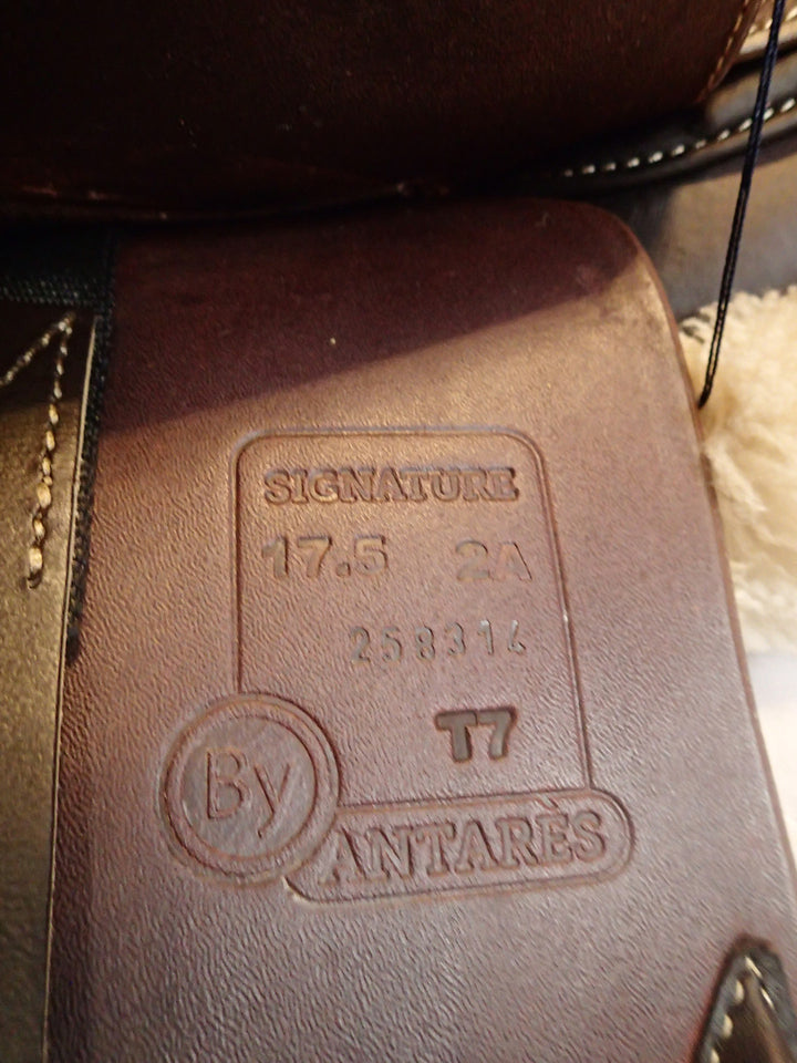 17.5" Antares Signature Saddle - NEW - 2025 - 2A Flaps - 4.5" dot to dot