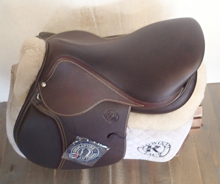 17.5" Antares Signature Saddle - NEW - 2025 - 2A Flaps - 4.5" dot to dot