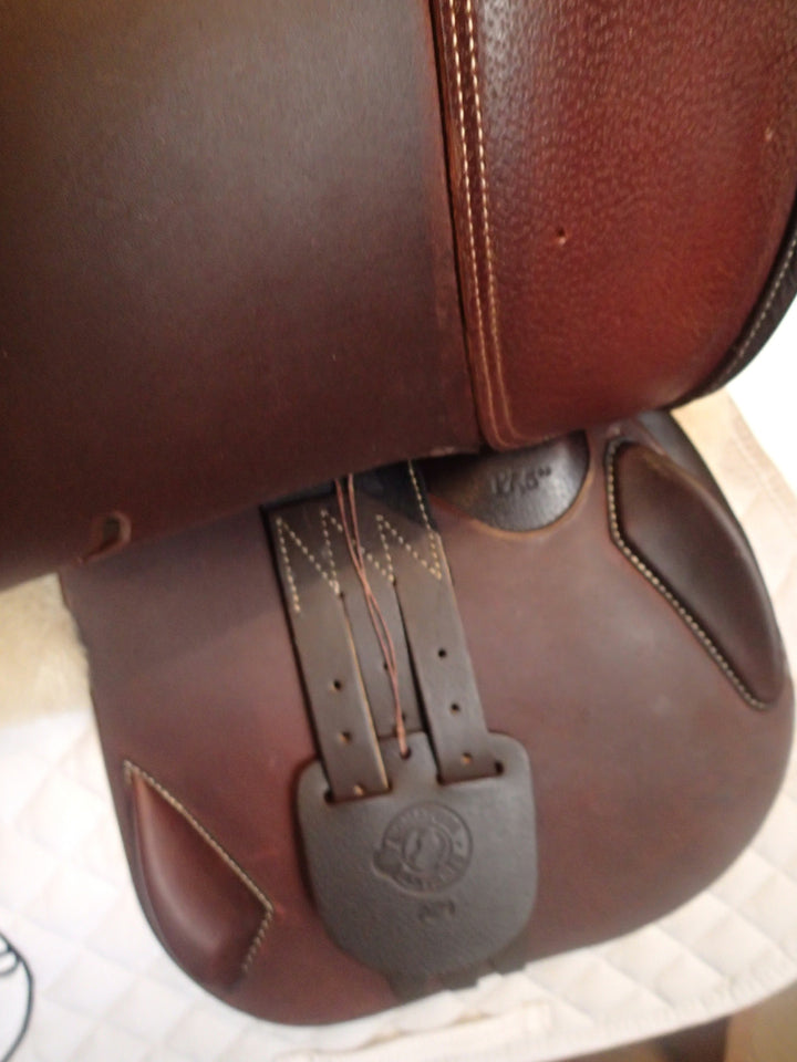 17.5" Antares Signature Saddle - NEW - 2025 - 2A Flaps - 4.5" dot to dot