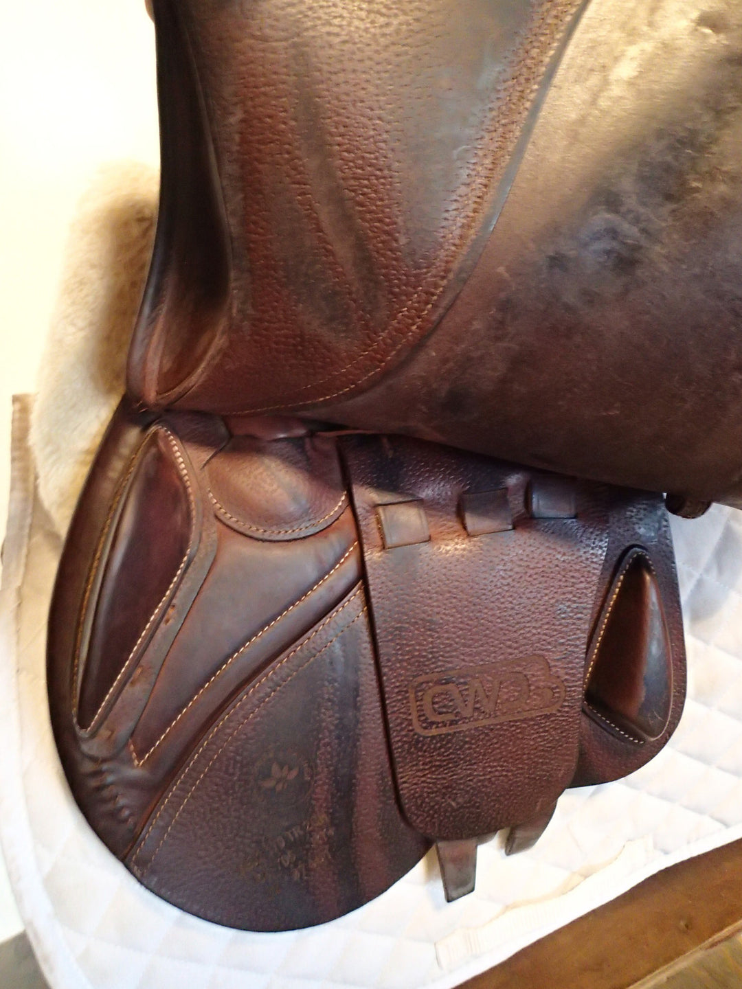 17" CWD Saddle - 2022 - 2CH Flaps - SE02