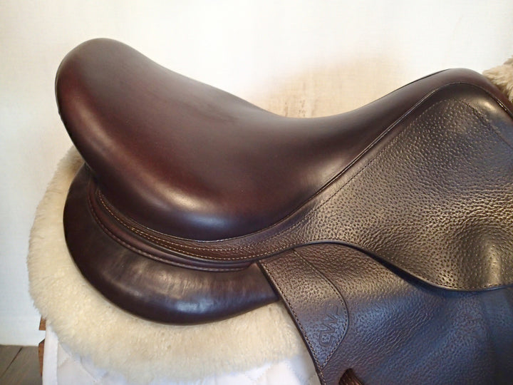 17" CWD Saddle - 2022 - 2CH Flaps - SE02