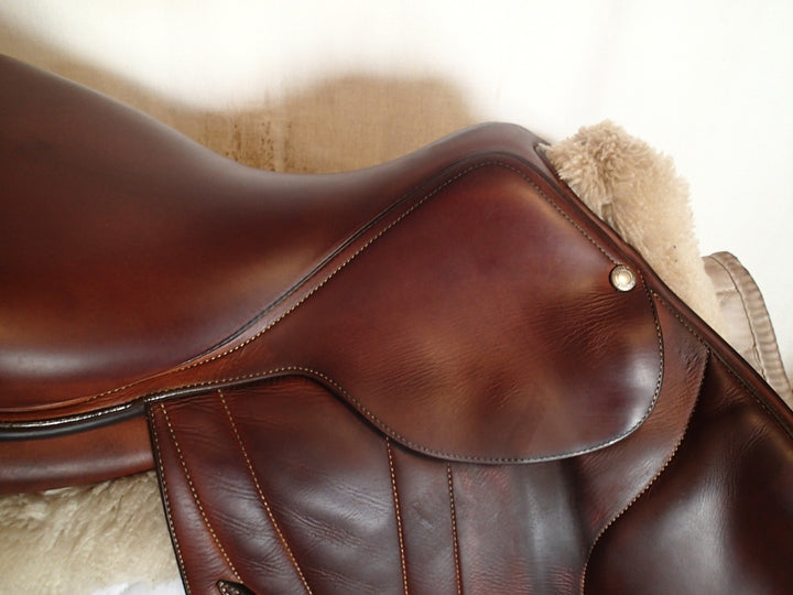 17.5" Butet Premium Saddle - Full Calfskin - 2018 - P Seat - 2.5 Flaps - 4.5" dot to dot