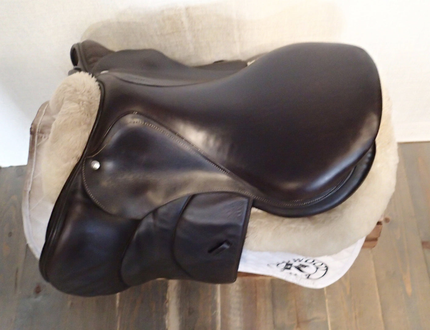 17" Voltaire Palm Beach Saddle - Full Buffalo - 2022 - 3A Flaps - 5" dot to dot - Pro Panels